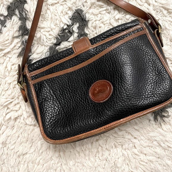 Vintage 90s Dooney & Bourke black crossbody purse - Picture 2 of 15